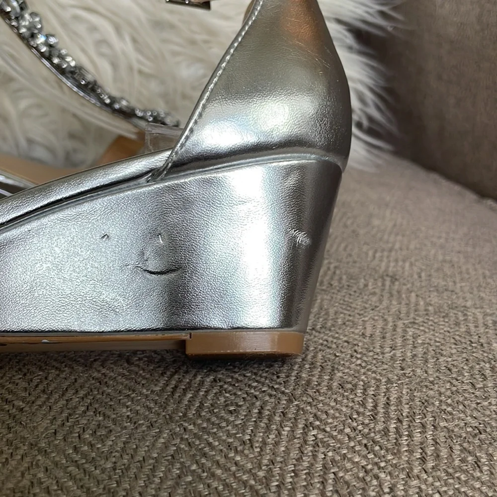 Jewel Badgley Mischka “DARRELL” Wedges‎